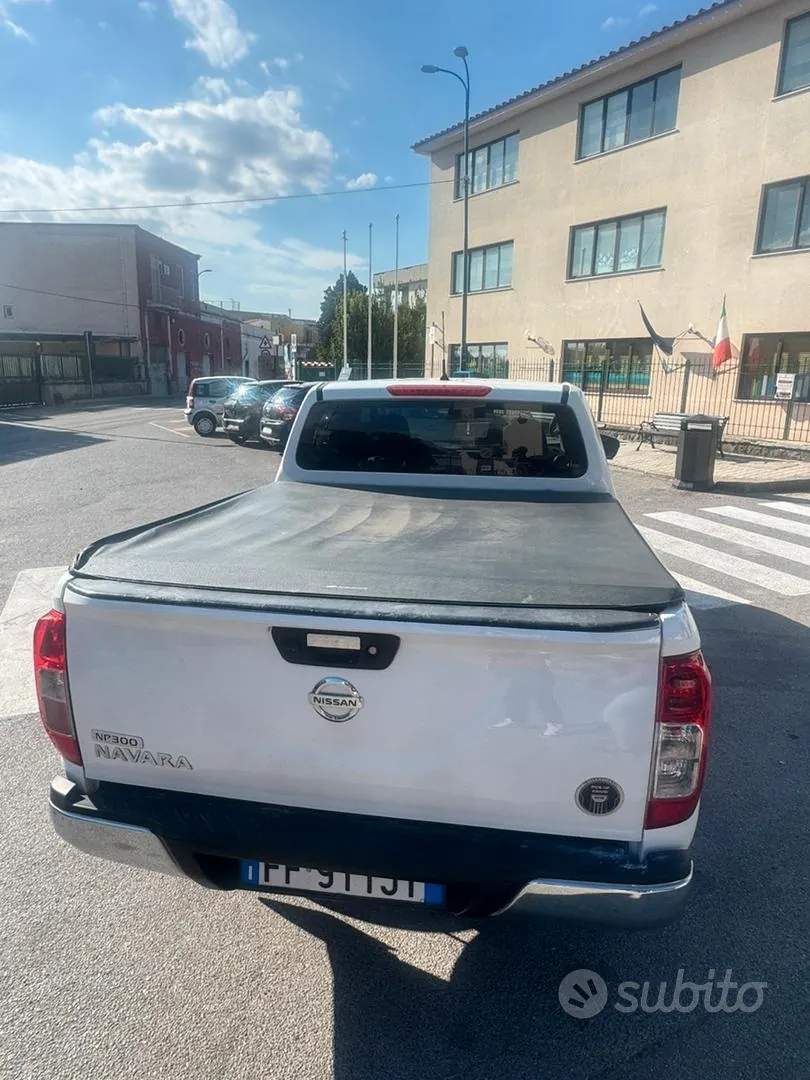 Nissan Np300