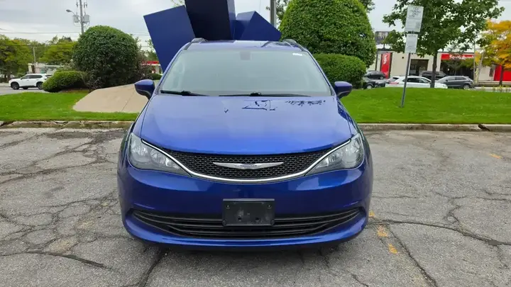 Chrysler Pacifica 2018 photo 3