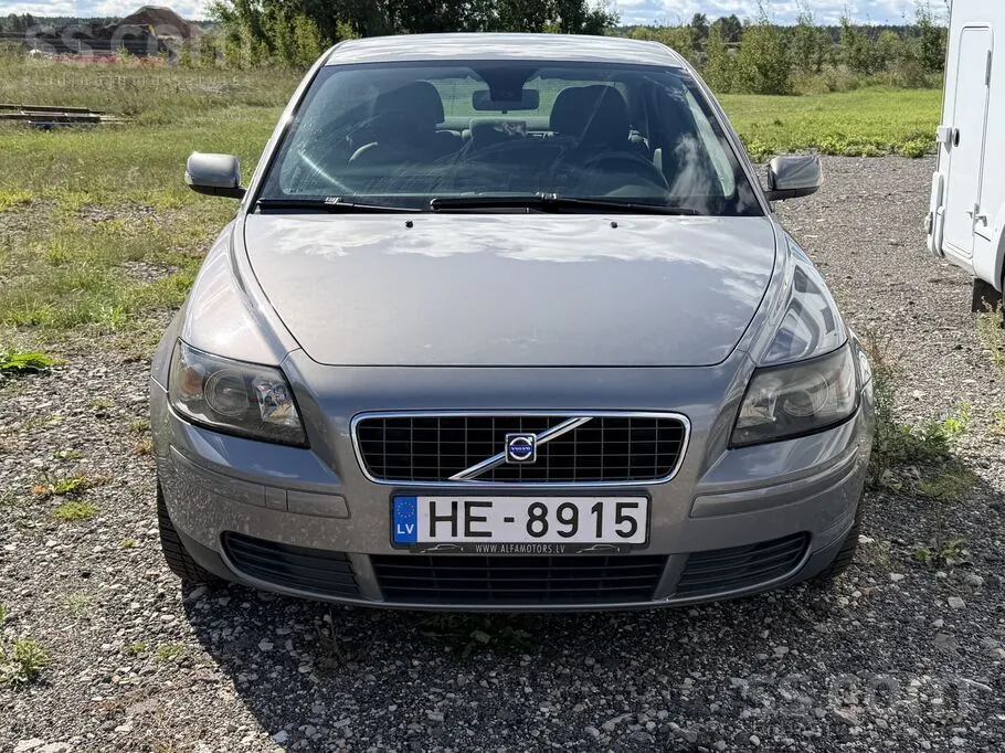 Volvo S40 2004 photo 2