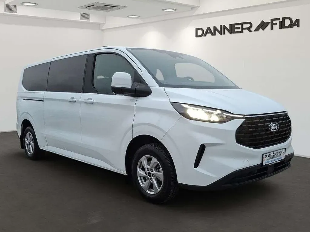 Ford Tourneo Custom 2025 photo 2