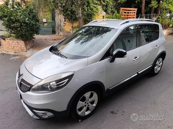 Renault Scenic 2015 photo 5