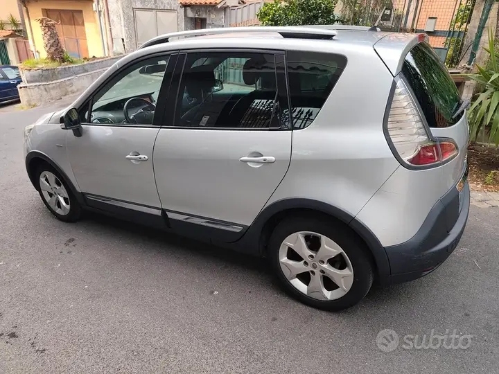 Renault Scenic 2015 photo 4