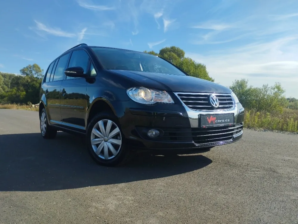 Volkswagen Touran 2010 photo 4