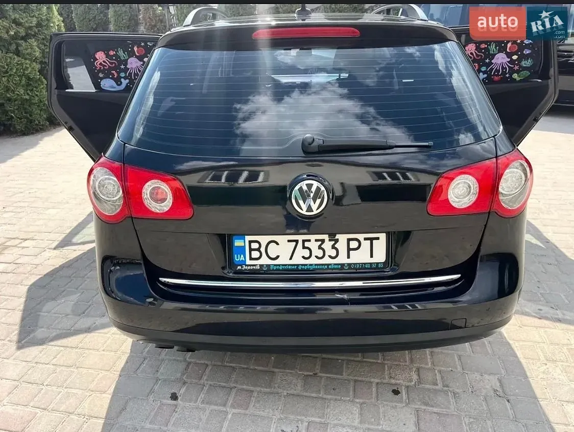 Volkswagen Passat 2009 photo 2