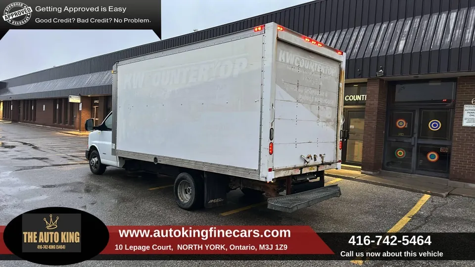 GMC Savana 2015 photo 2