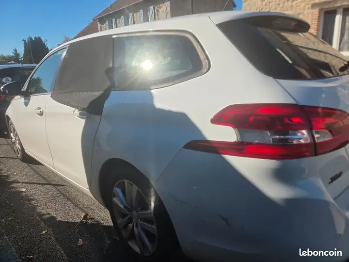 Peugeot 308 2017 photo 3