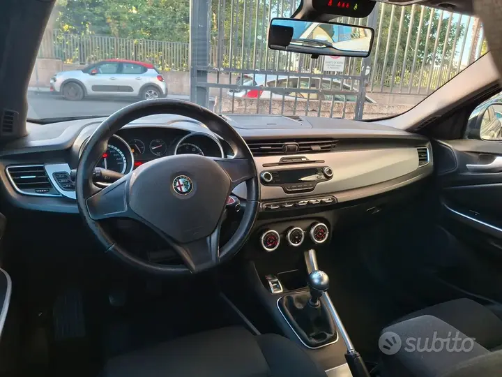 Alfa Romeo Giulietta 2012 photo 3