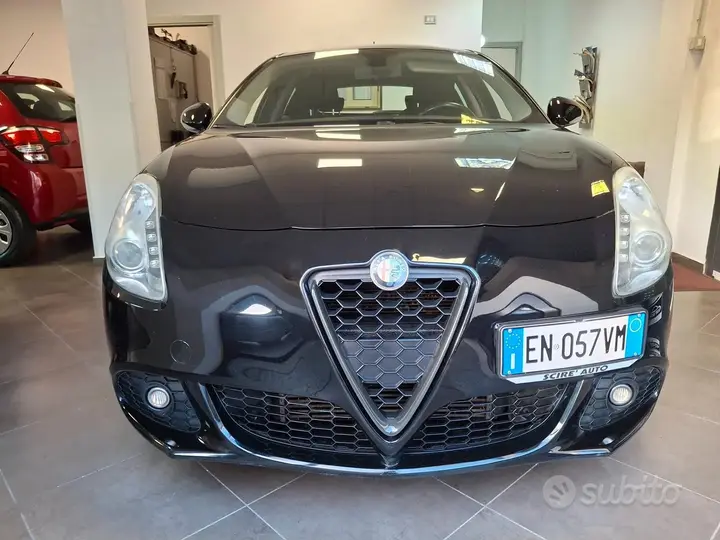 Alfa Romeo Giulietta 2012 photo 2
