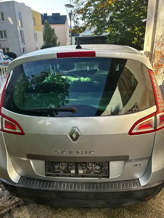 Renault Scénic 2011 photo 2