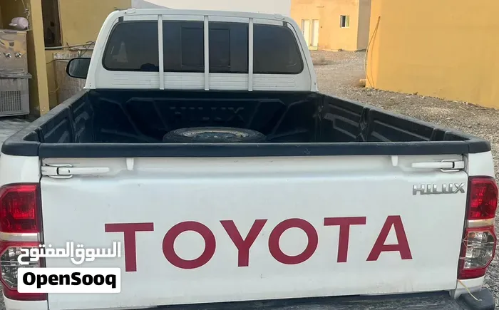 Toyota Hilux 2014 photo 2