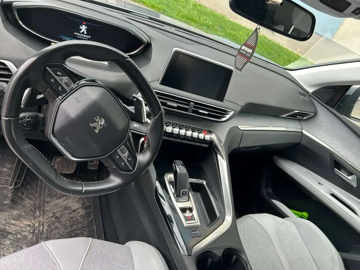 Peugeot 5008 2018 photo 3
