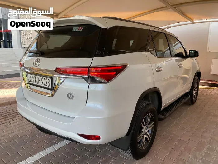 Toyota Fortuner 2023 photo 2