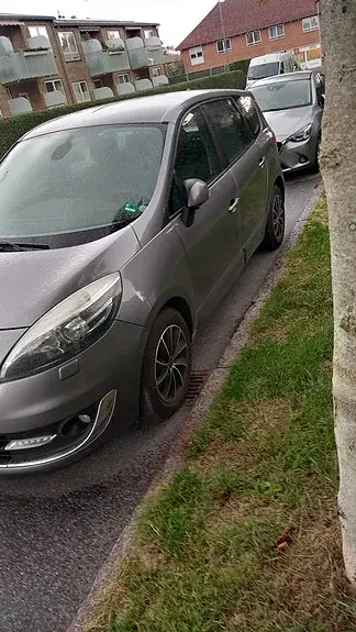 Renault Grand Scenic Iii 2012 photo 3
