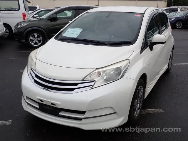 Nissan Note Rider 2012 photo 2