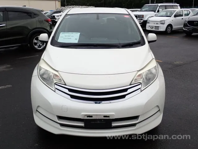 Nissan Note Rider 2012 photo 5