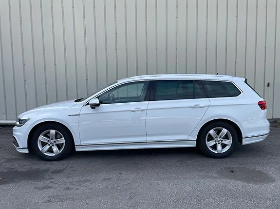 Volkswagen Passat 2017 photo 2