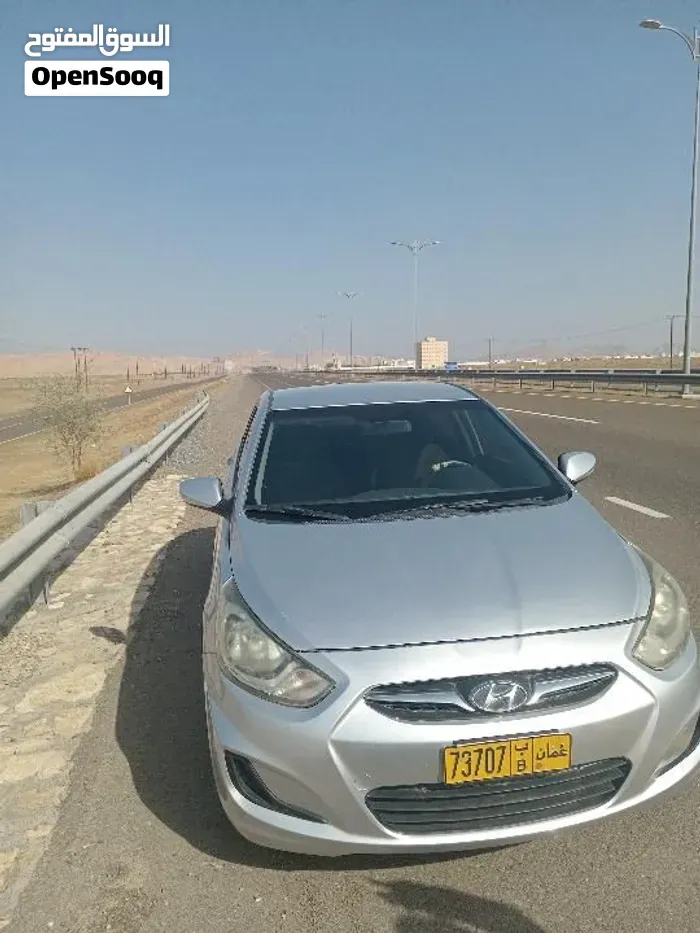 Hyundai Accent 2010 photo 3
