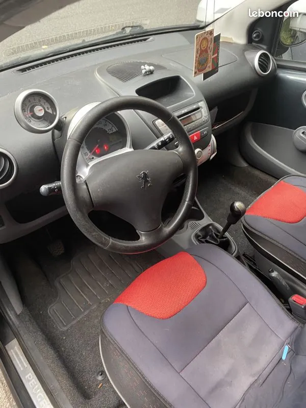 Peugeot 107 2011 photo 3