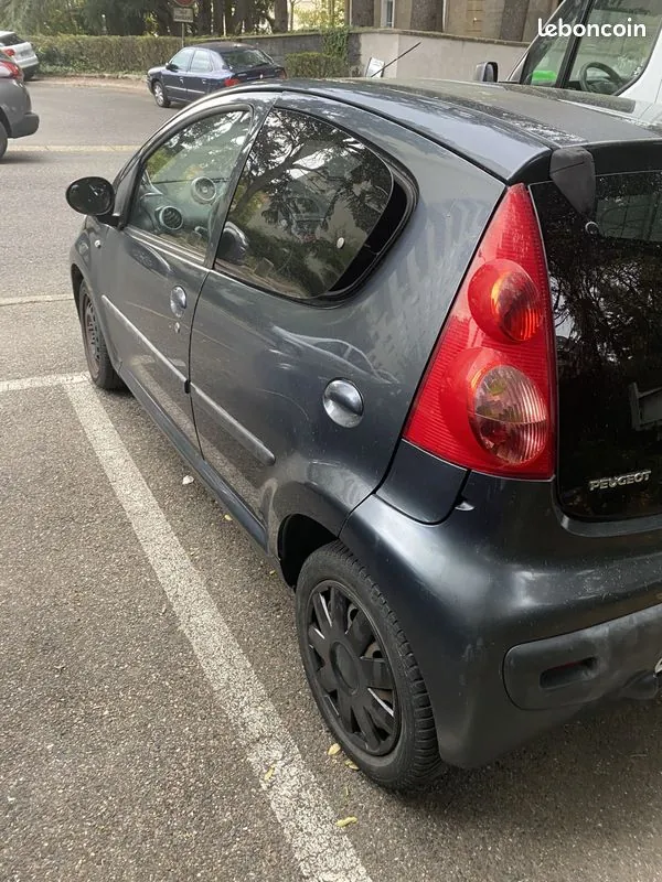 Peugeot 107 2011 photo 2