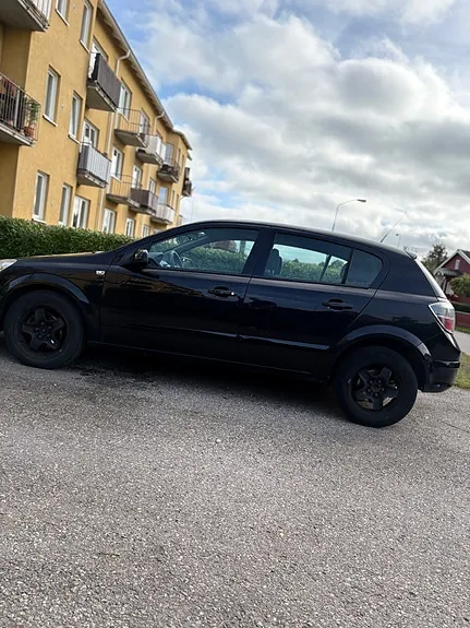 Opel Astra 2009 photo 2