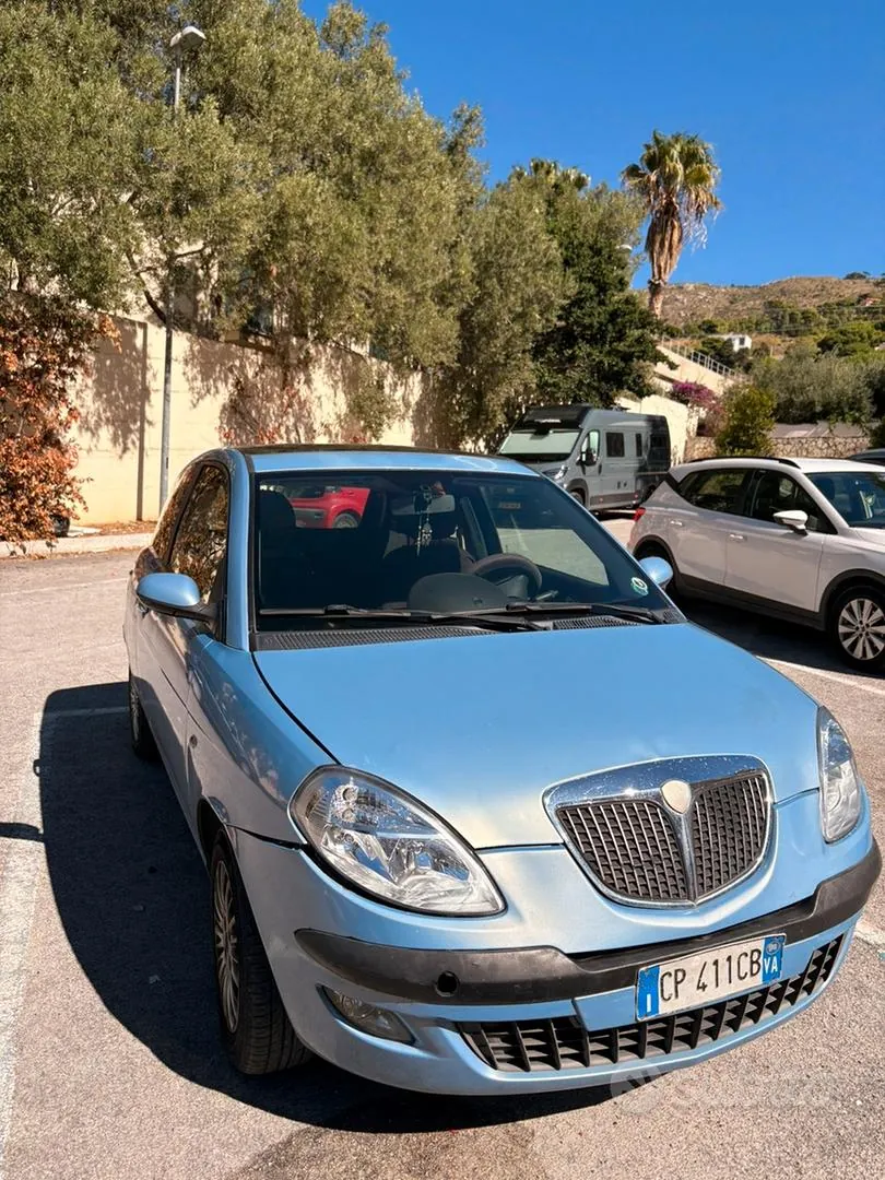 Lancia Ypsilon