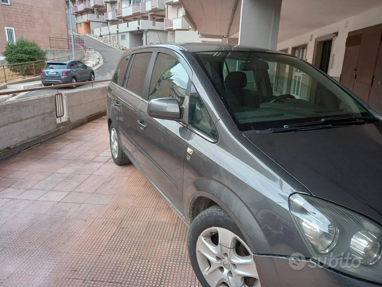 Opel Zafira 2010 photo 2