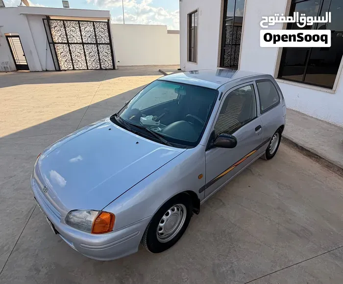 Toyota Starlet 2002 photo 4