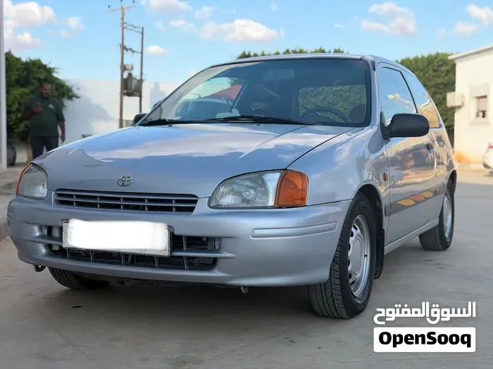 Toyota Starlet 2002 photo 2