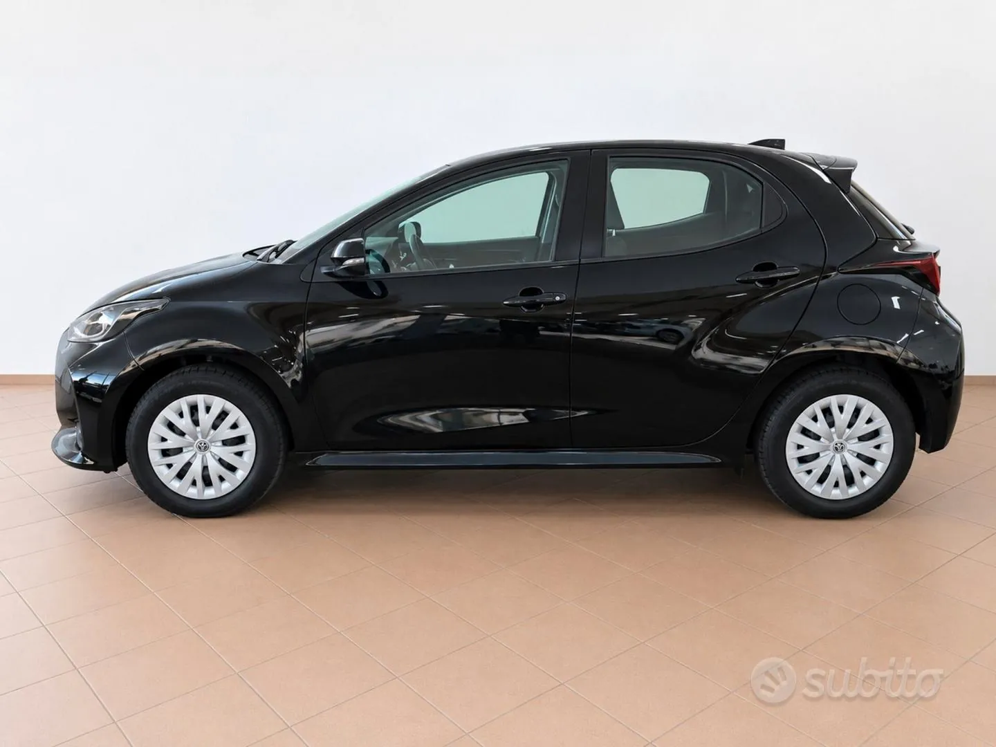 Toyota Yaris 2022 photo 2