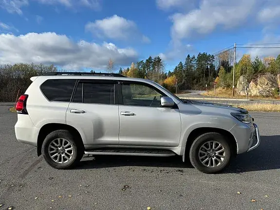 Toyota Land Cruiser 2019 photo 4
