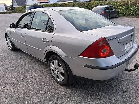 Ford Mondeo 2002 photo 4