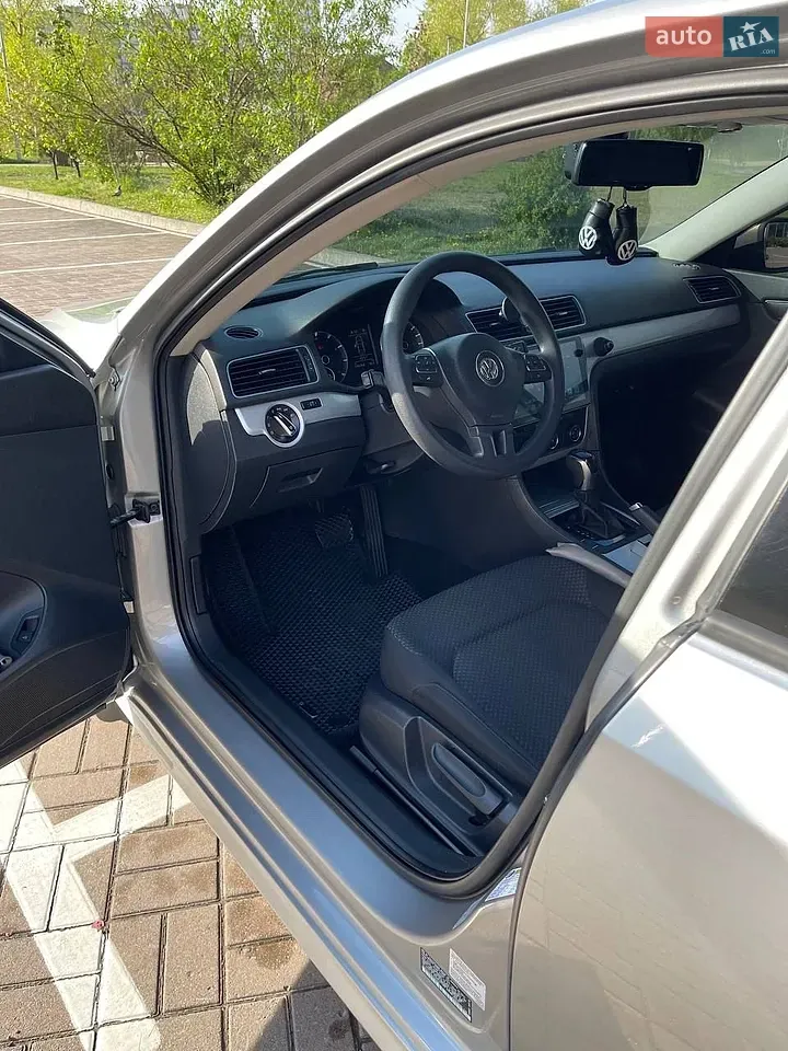 Volkswagen Passat 2013 photo 5