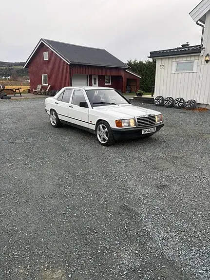 Mercedes-Benz 190 E