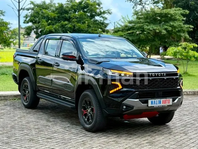 Toyota Hilux 2026 photo 2