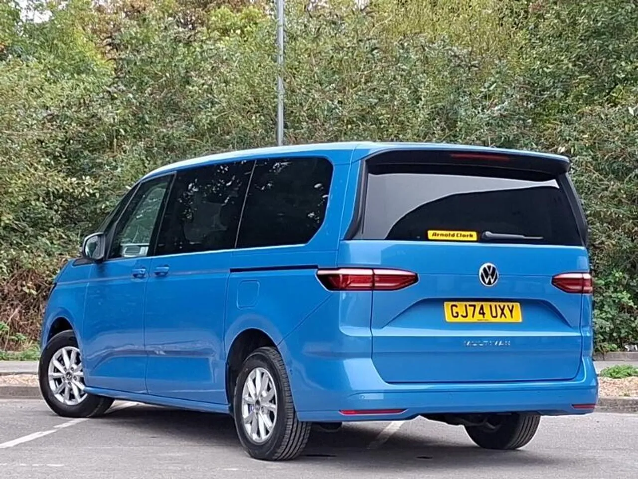 Volkswagen Multivan 2024 photo 2