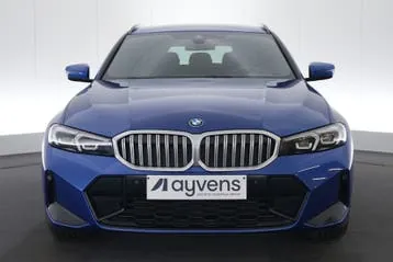 BMW 3 Series 2023 photo 2