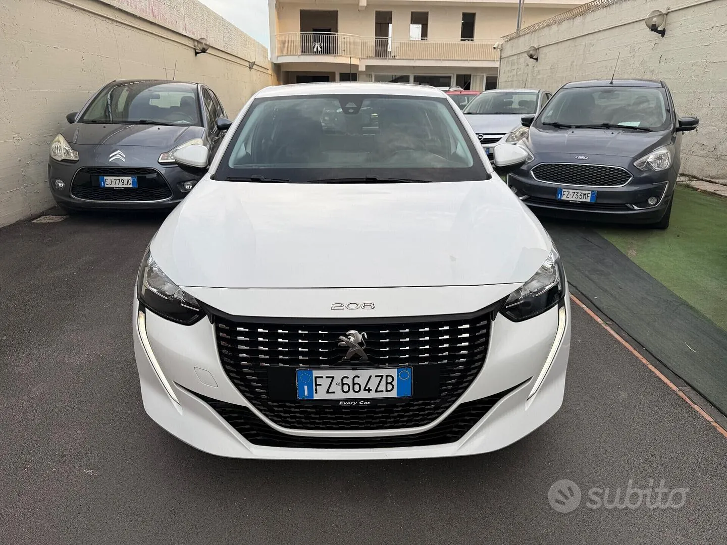Peugeot 208 2020 photo 2