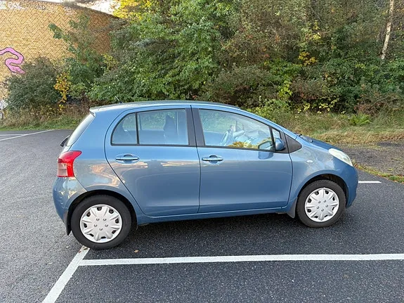 Toyota Yaris 2007 photo 2