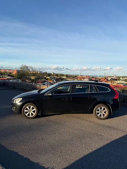 Volvo V60 2012 photo 2