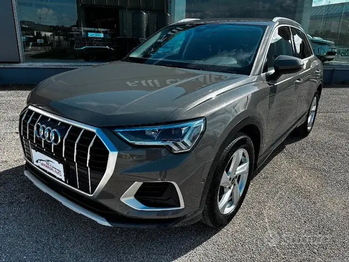 Audi Q3 2023 photo 2