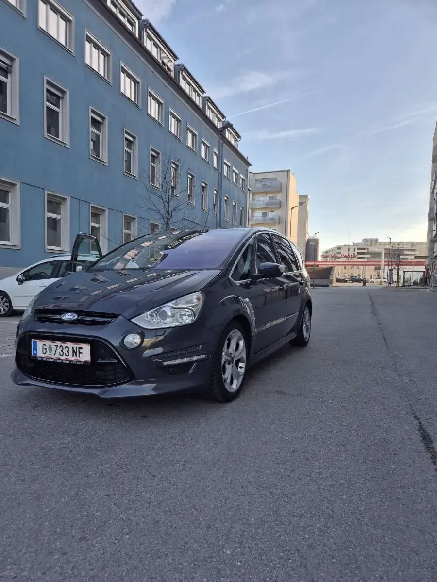 Ford S-Max 2011 photo 2