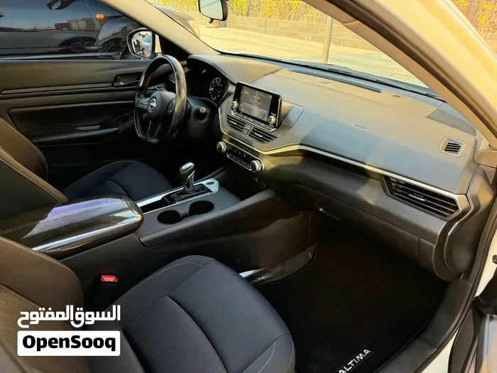 Nissan Altima 2023 photo 2