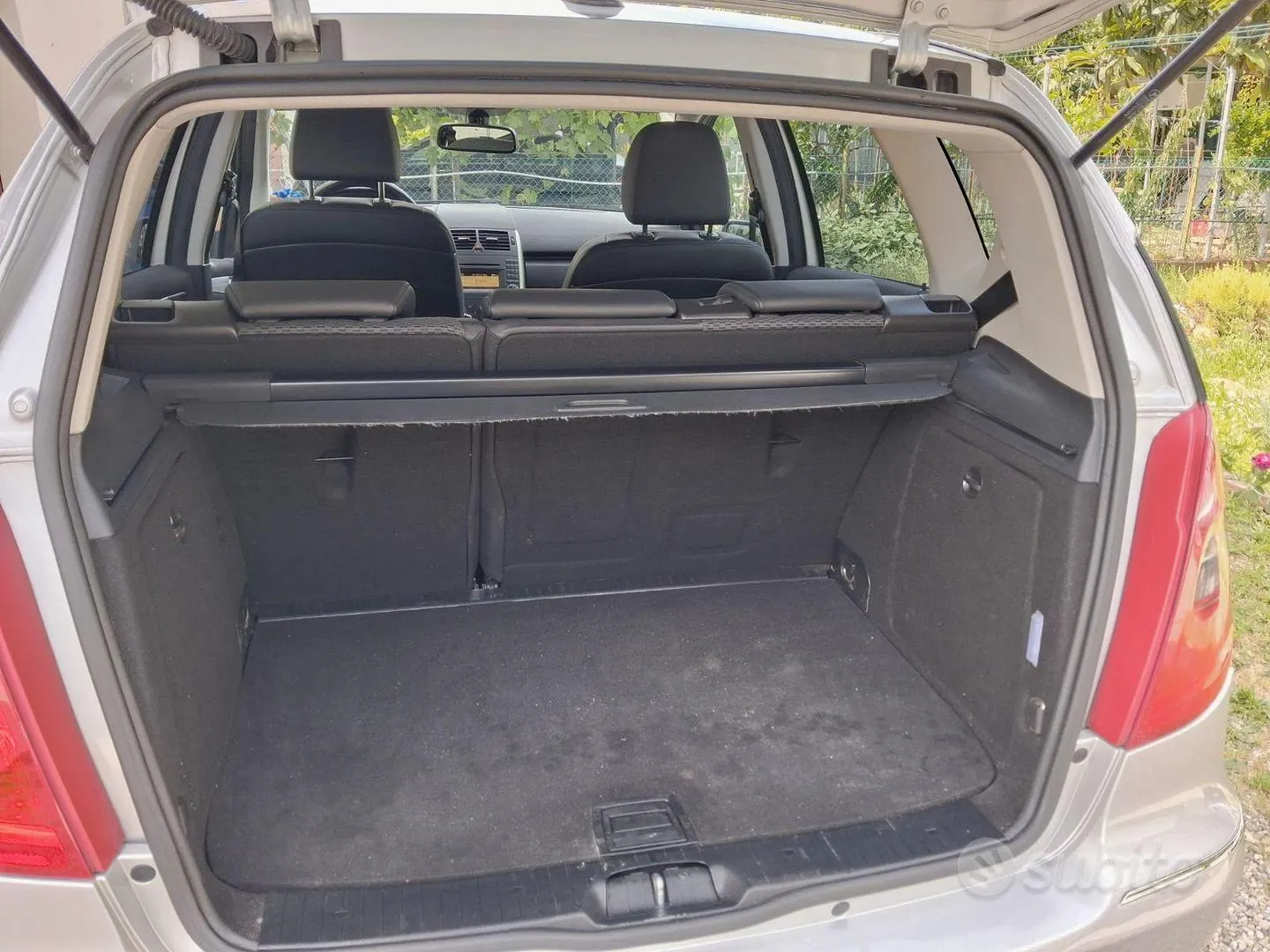 Mercedes-Benz A 2011 photo 2