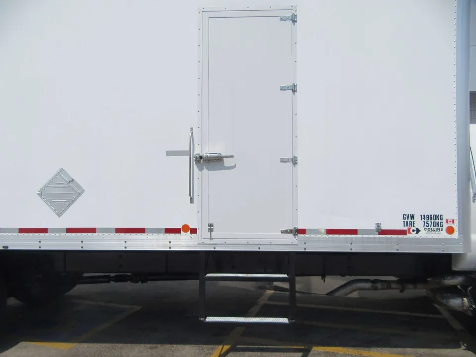 Ford F-750 2022 photo 3