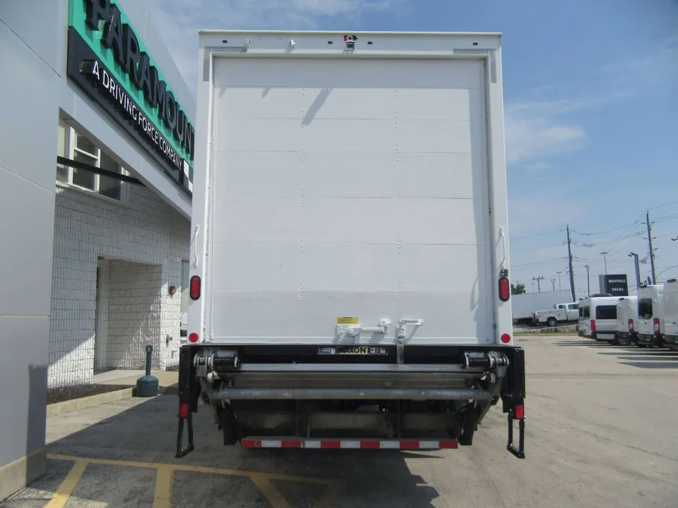 Ford F-750 2022 photo 5