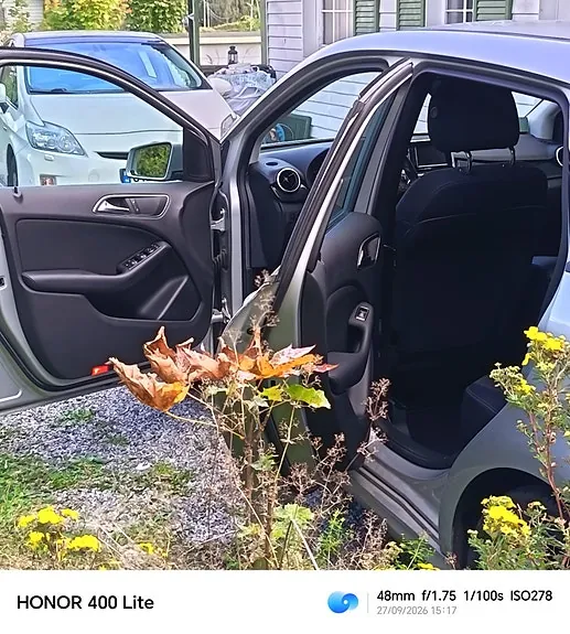 Mercedes-Benz B180 2012 photo 4