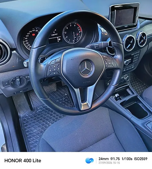Mercedes-Benz B180 2012 photo 3