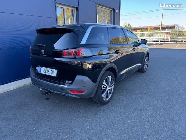 Peugeot 5008 2021 photo 2