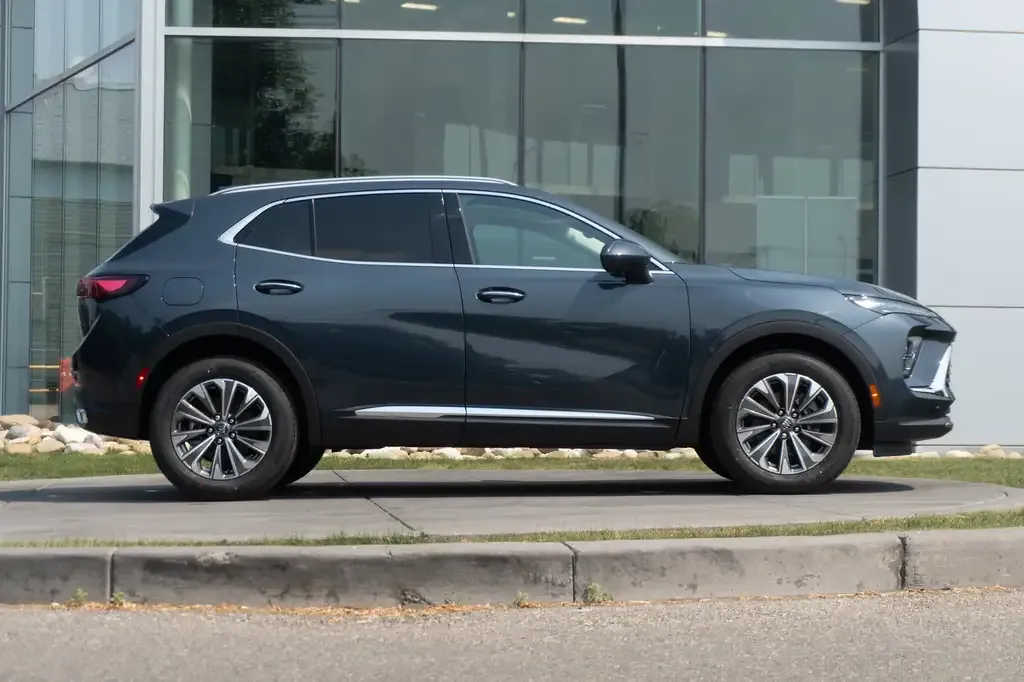 Buick Envision 2026 photo 3
