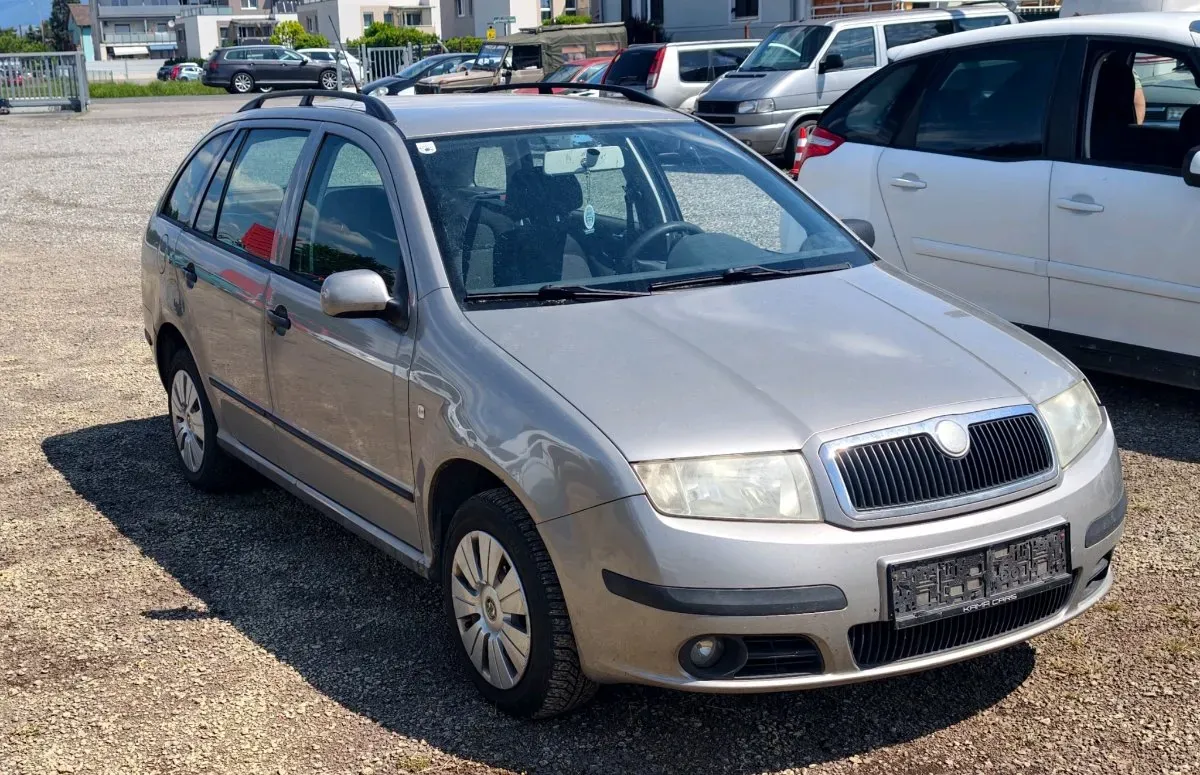 Skoda Fabia 2006 photo 2